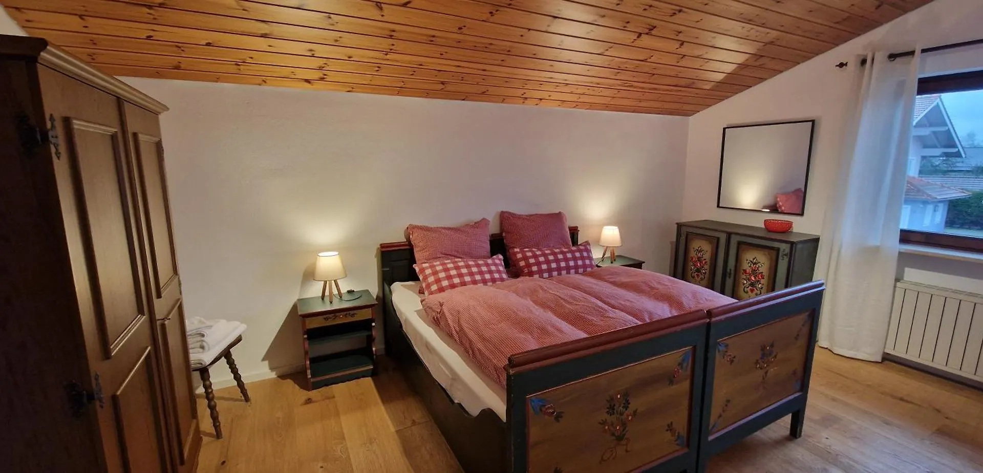 Chalet Chiemgau 90 Qm 3 Zimmer Balkon Ubersee 0*,  Germany