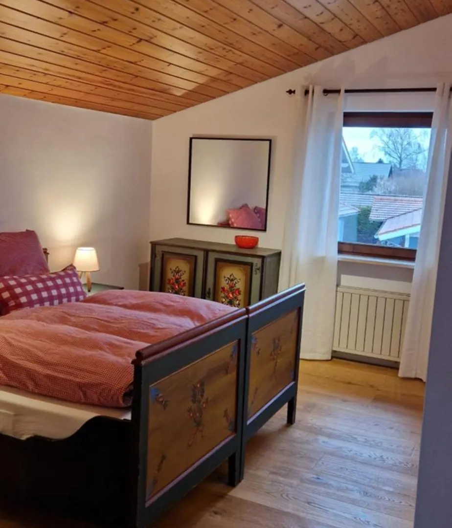Chalet Chiemgau 90 Qm 3 Zimmer Balkon Ubersee Apartment